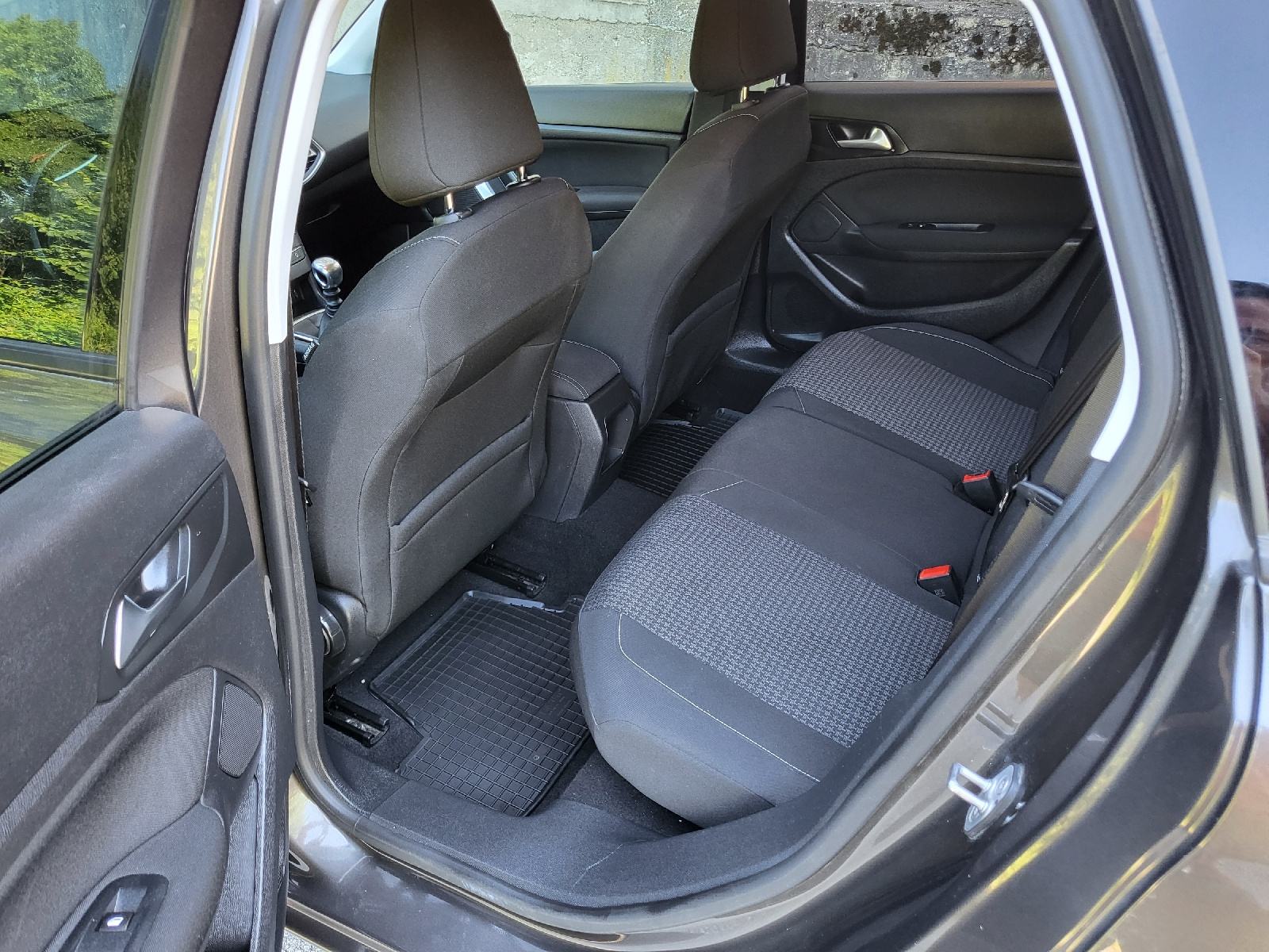 Peugeot 308 SW 1,5 hdi, Garancija,Led, Pdc,Alu,nema 5%,redizajn, u pdv, fotografija 15
