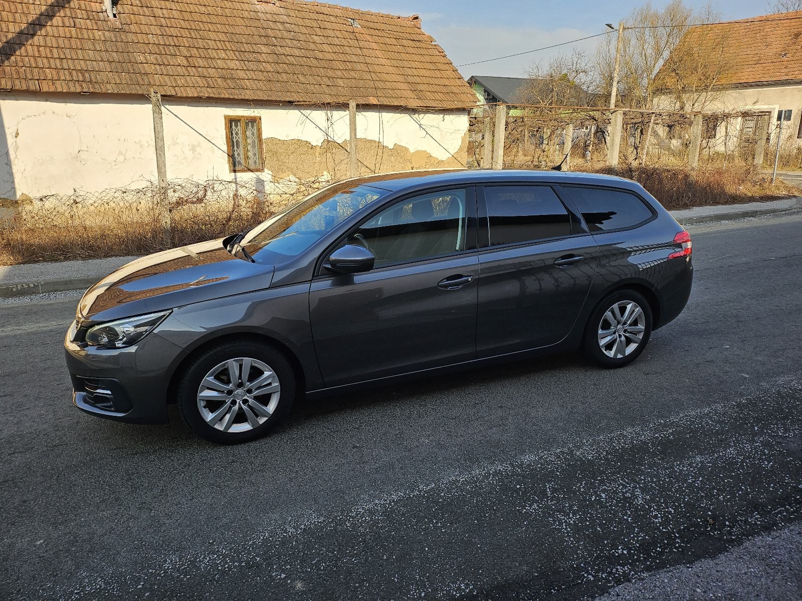 Peugeot 308 SW 1,5 hdi, Garancija,Led, Pdc,Alu,nema 5%,redizajn, u pdv, fotografija 5