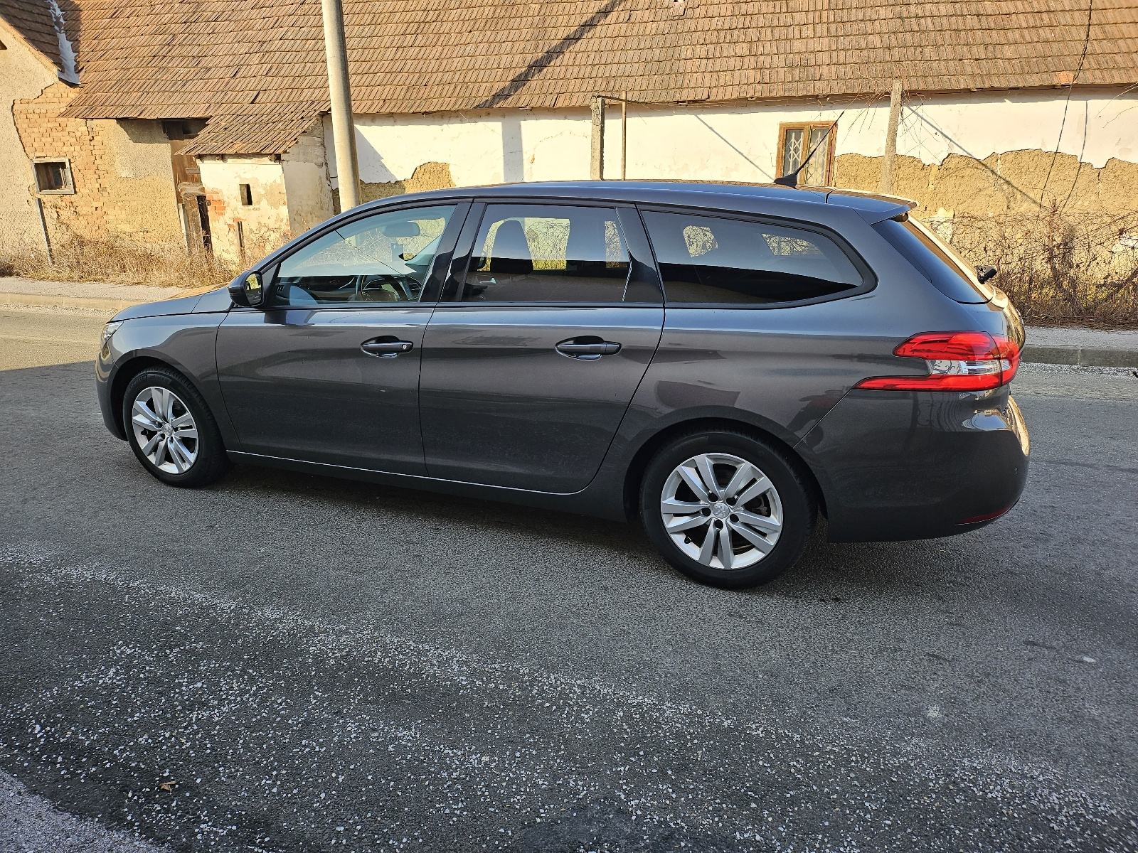 Peugeot 308 SW 1,5 hdi, Garancija,Led, Pdc,Alu,nema 5%,redizajn, u pdv, fotografija 8