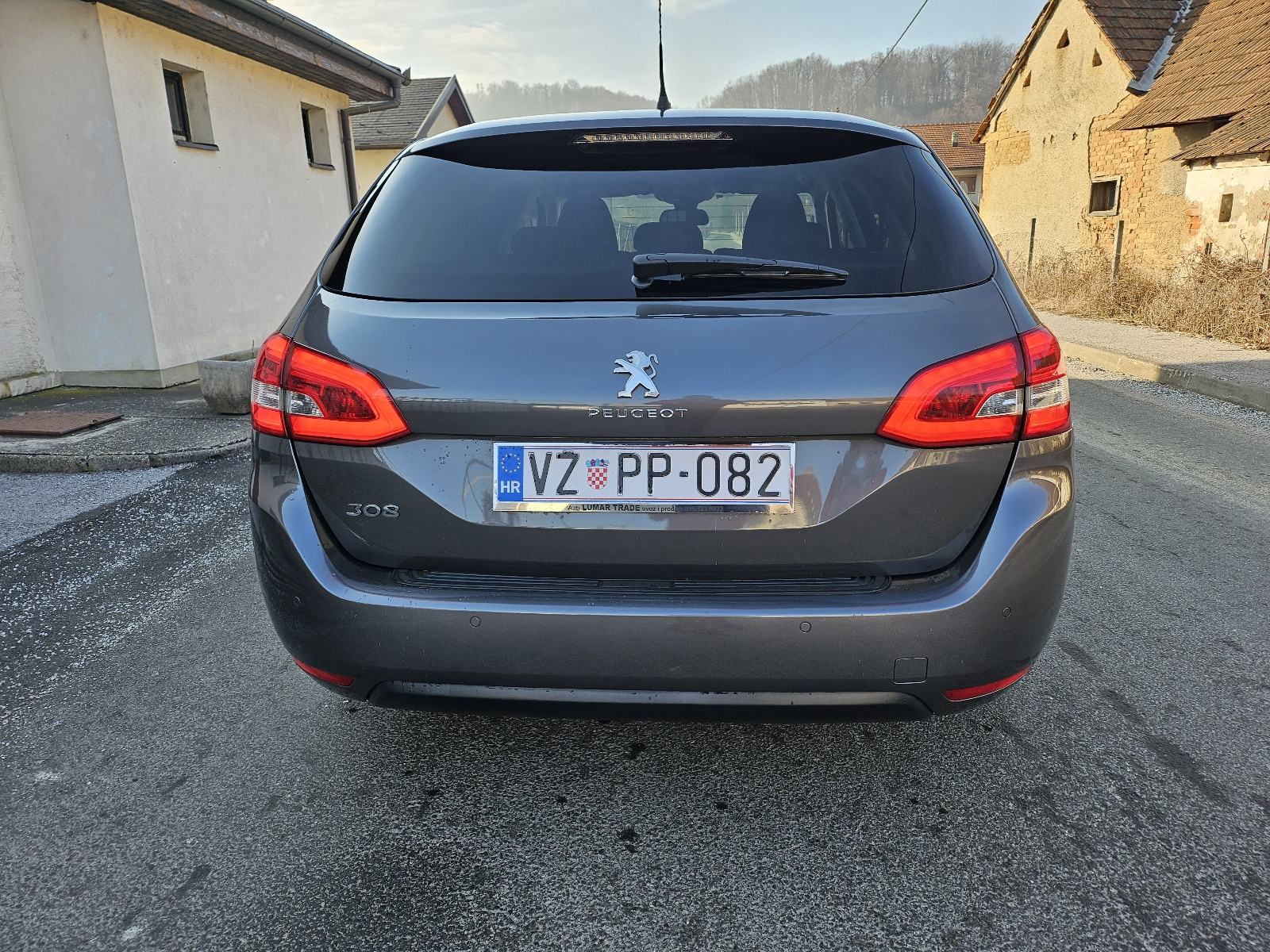 Peugeot 308 SW 1,5 hdi, Garancija,Led, Pdc,Alu,nema 5%,redizajn, u pdv, fotografija 7