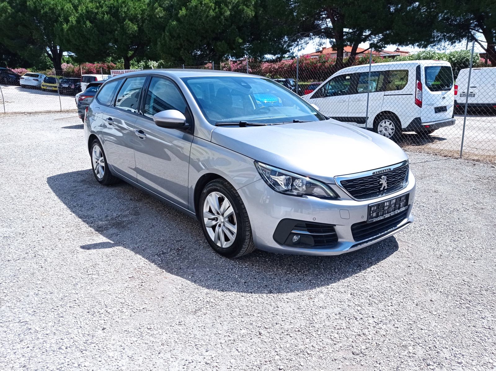 Peugeot 308 SW 1,5 BlueHDi,NAVIGACIJA,ALU.FELGE,PARKING SENZOR, fotografija 8