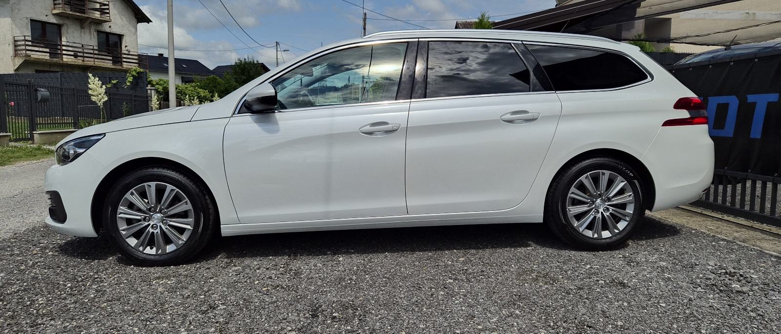 Peugeot 308 SW 1,5 BlueHDi Allure Hr vozilo 1Vlasnik, fotografija 4