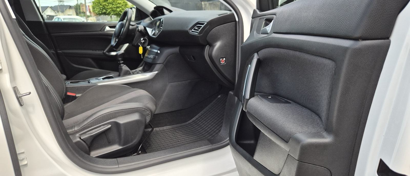 Peugeot 308 SW 1,5 BlueHDi Allure Hr vozilo 1Vlasnik, fotografija 11