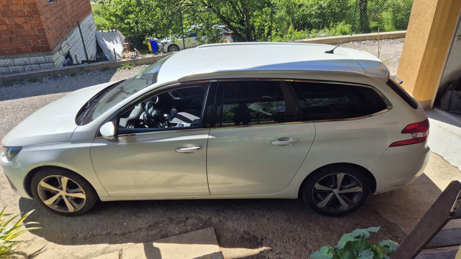 Peugeot 308 SW 1,5 BlueHDi, fotografija 6