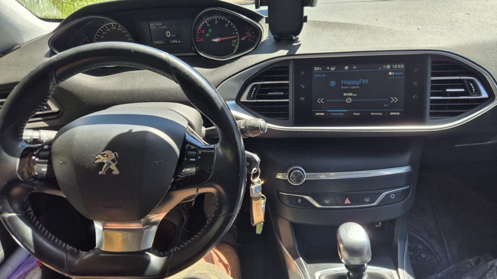 Peugeot 308 SW 1,5 BlueHDi, fotografija 10