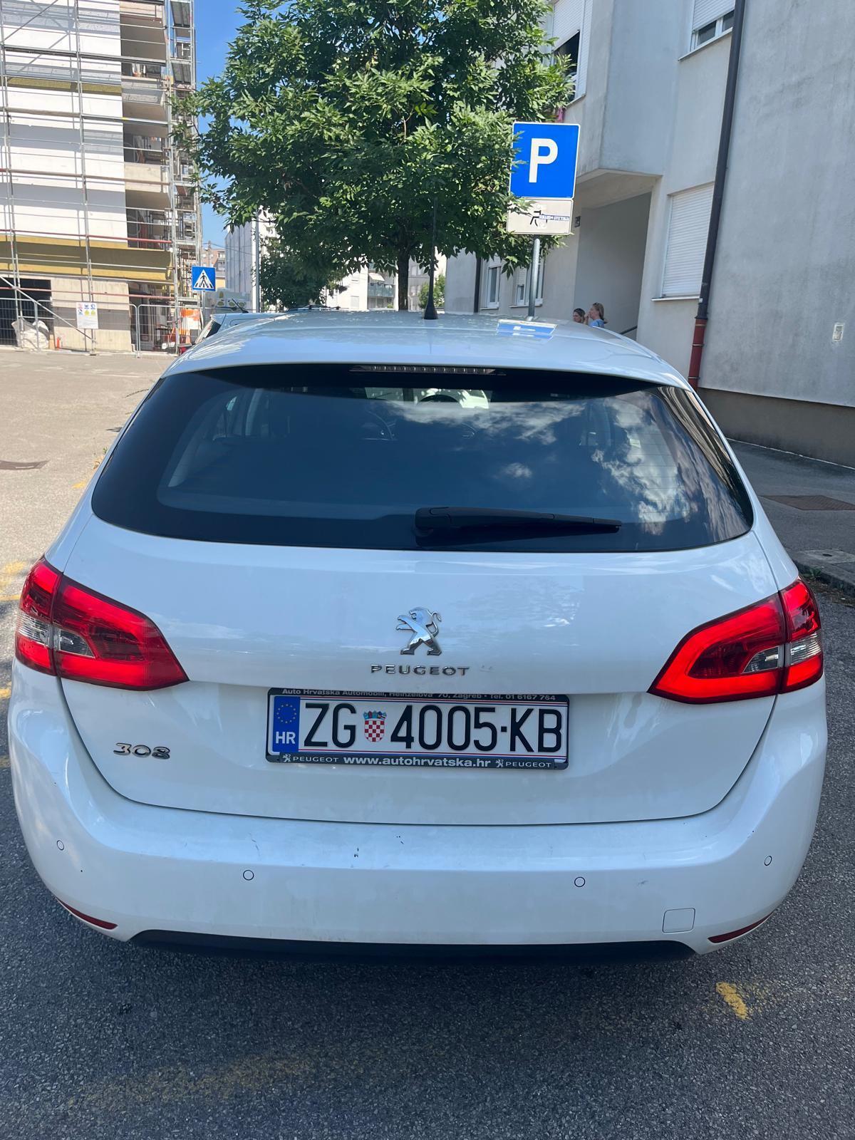 Peugeot 308 SW 1,5 BlueHDi, fotografija 2