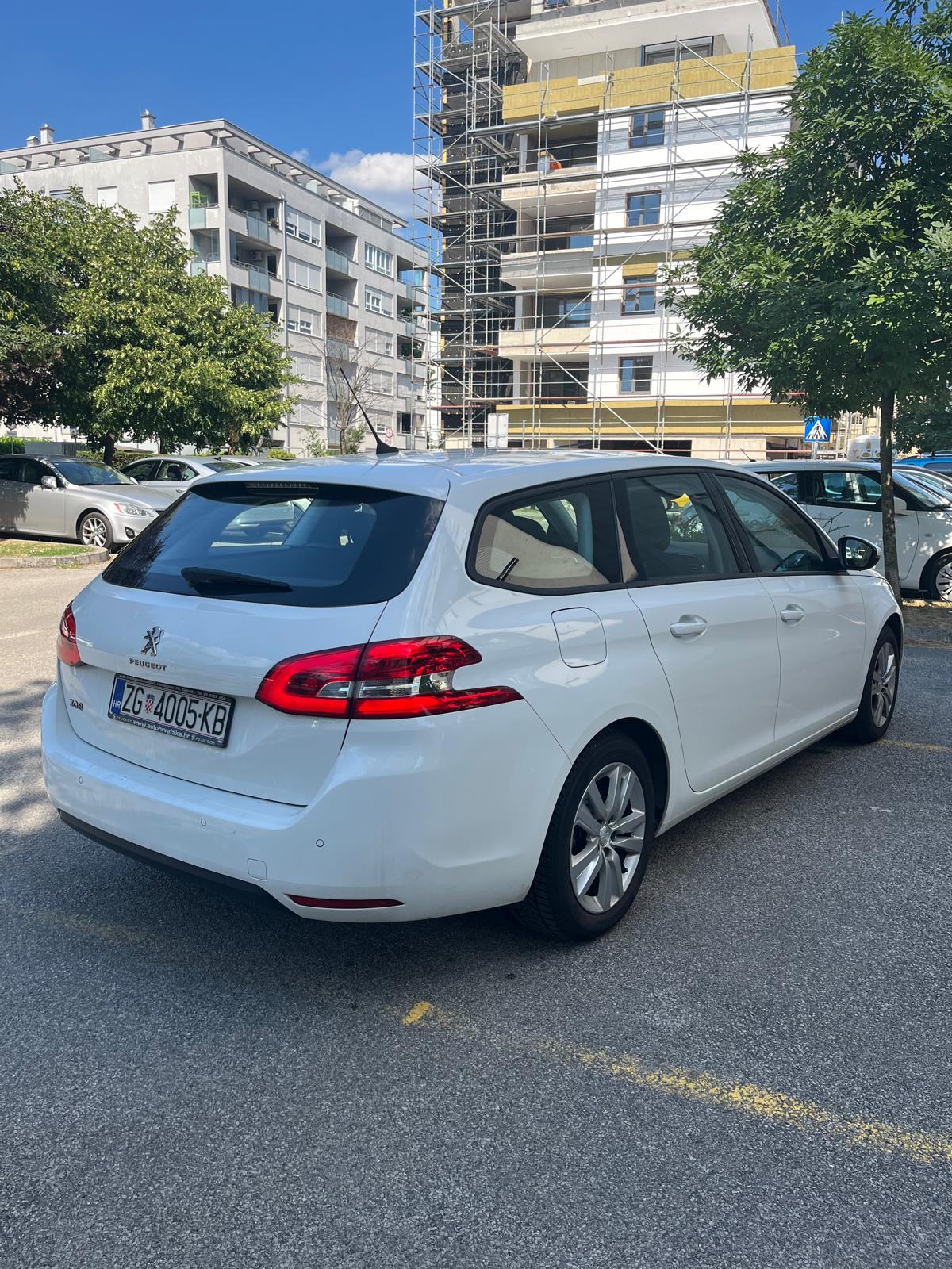 Peugeot 308 SW 1,5 BlueHDi, fotografija 8