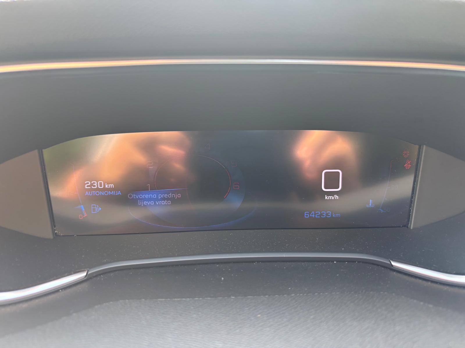 Peugeot 308 SW 1,5 BlueHDi, fotografija 9