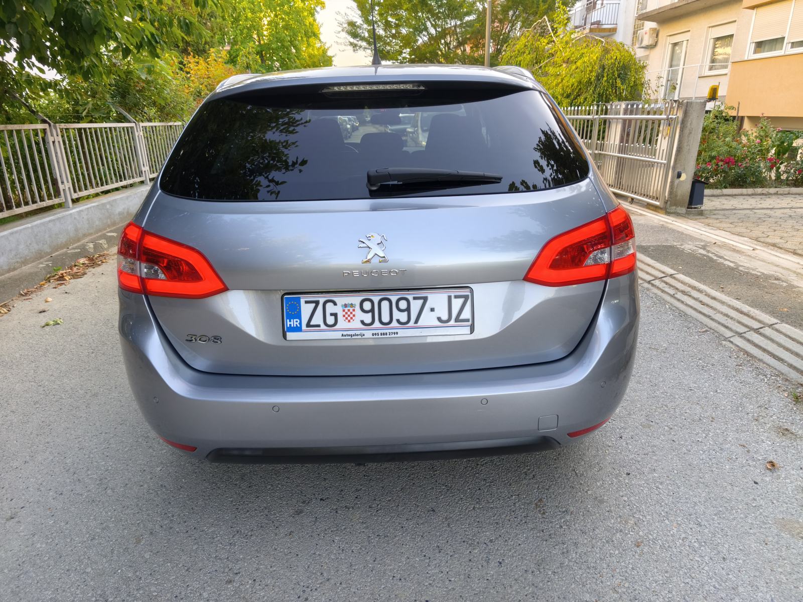 Peugeot 308 SW 1,5 BlueHDi, fotografija 6