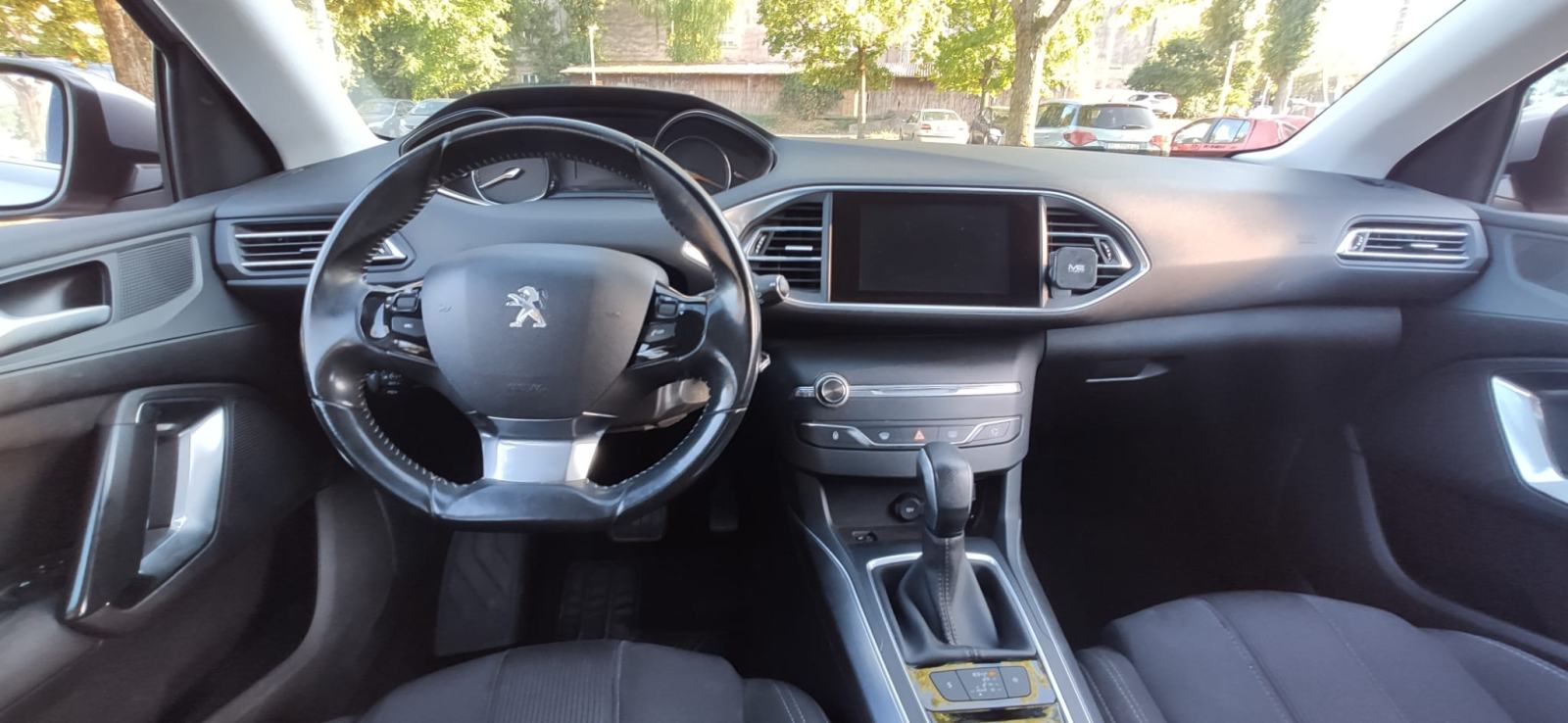 Peugeot 308 SW 1,5 BlueHDi, fotografija 11