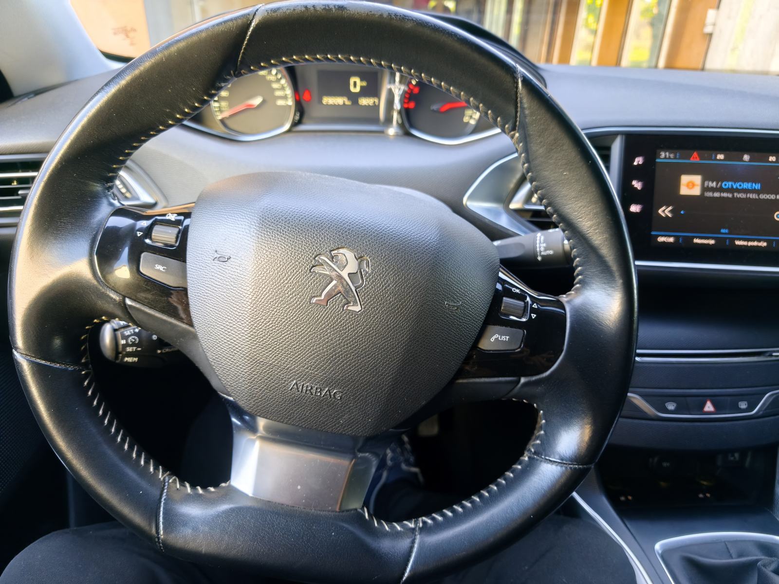 Peugeot 308 SW 1,5 BlueHDi, fotografija 12