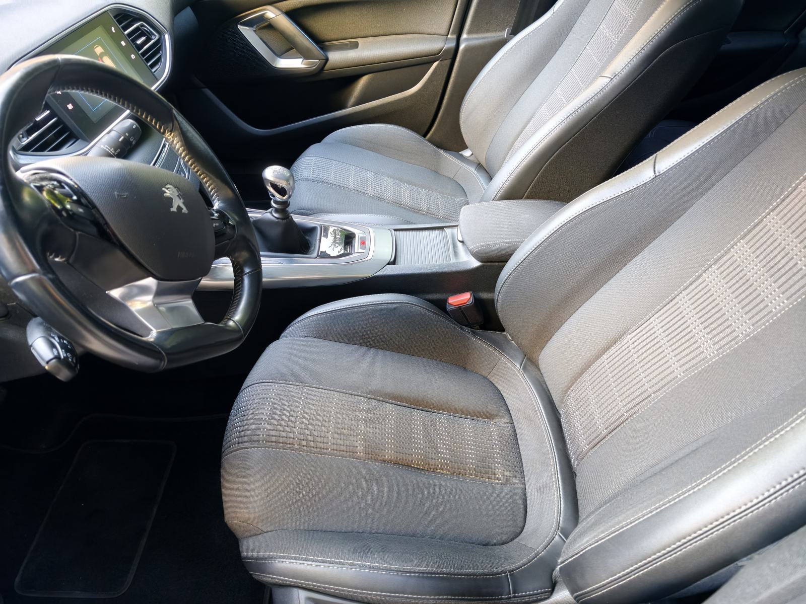 Peugeot 308 SW 1,5 BlueHDi, fotografija 14