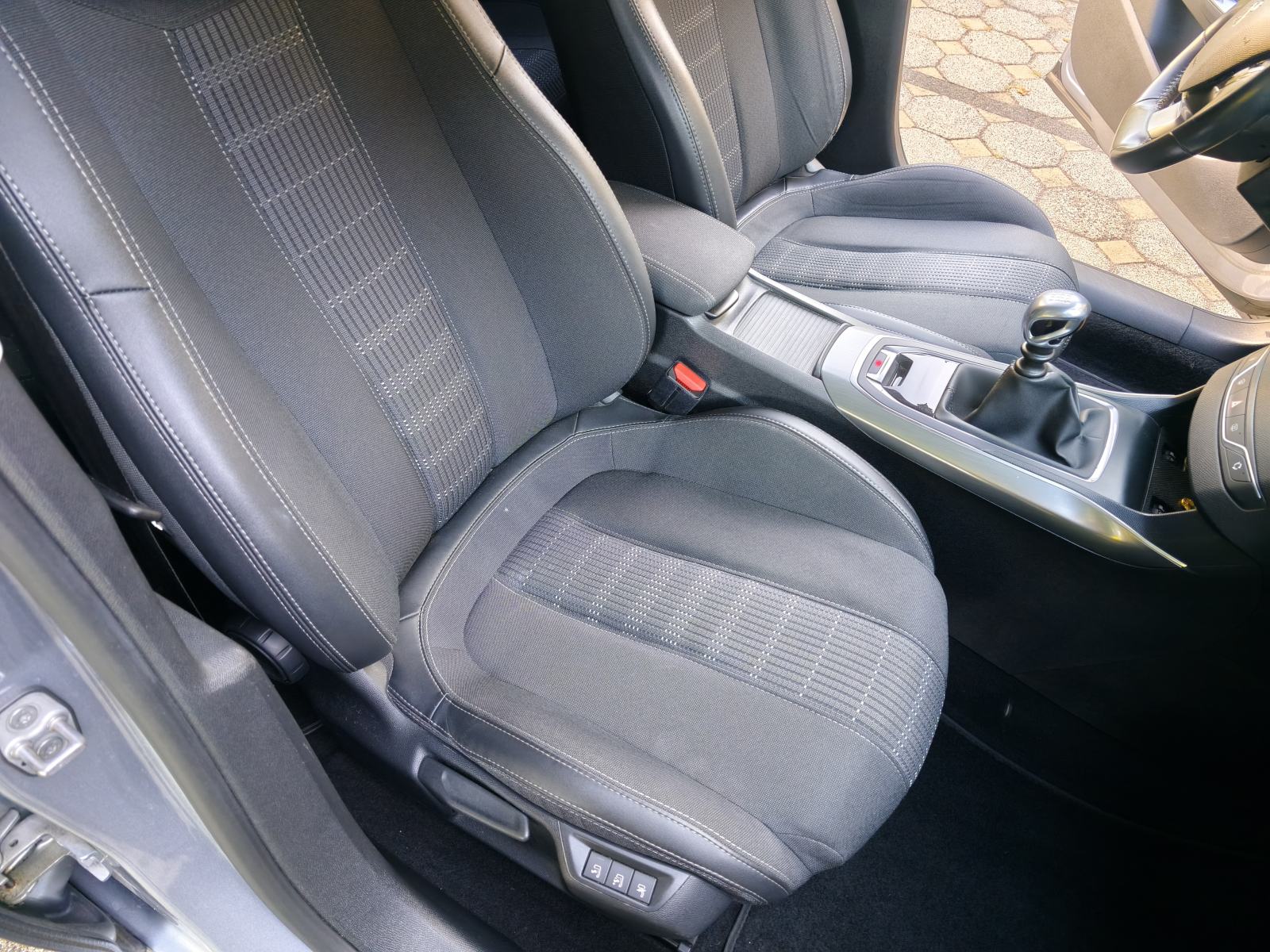 Peugeot 308 SW 1,5 BlueHDi, fotografija 19