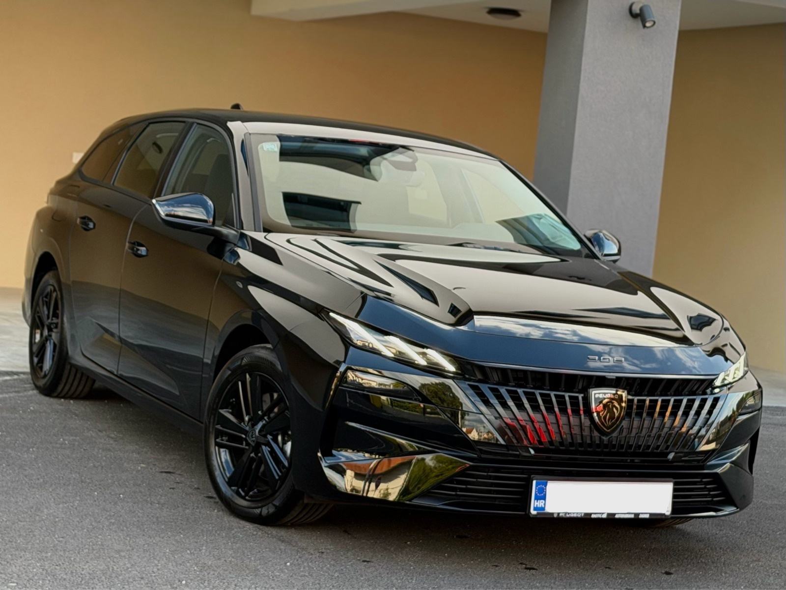 PEUGEOT 308 SW 1.5 BLUEHDI-NOVO VOZILO-230KM-JAMSTVO-HR AUTO-NOVO