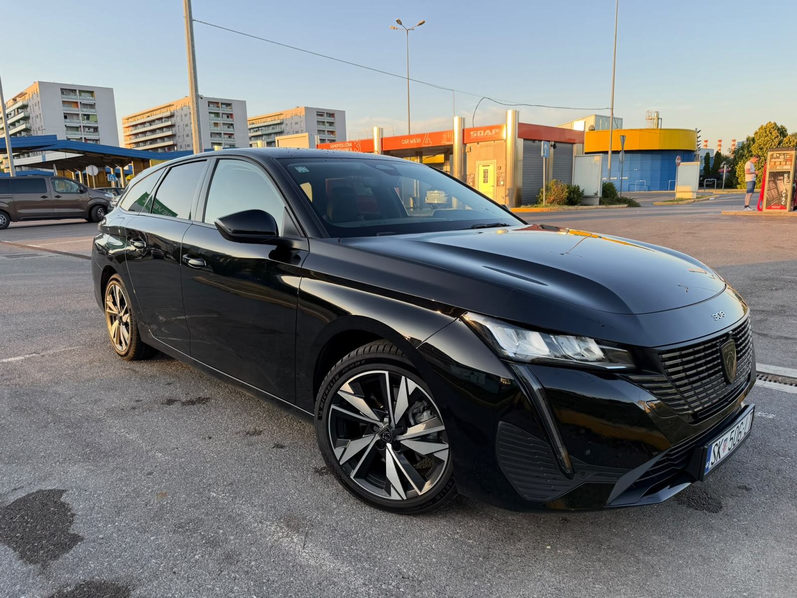 PEUGEOT 308 SW ALLURE 1.5 BlueHDi AUTOMATIK, pogled izvana - slika 2
