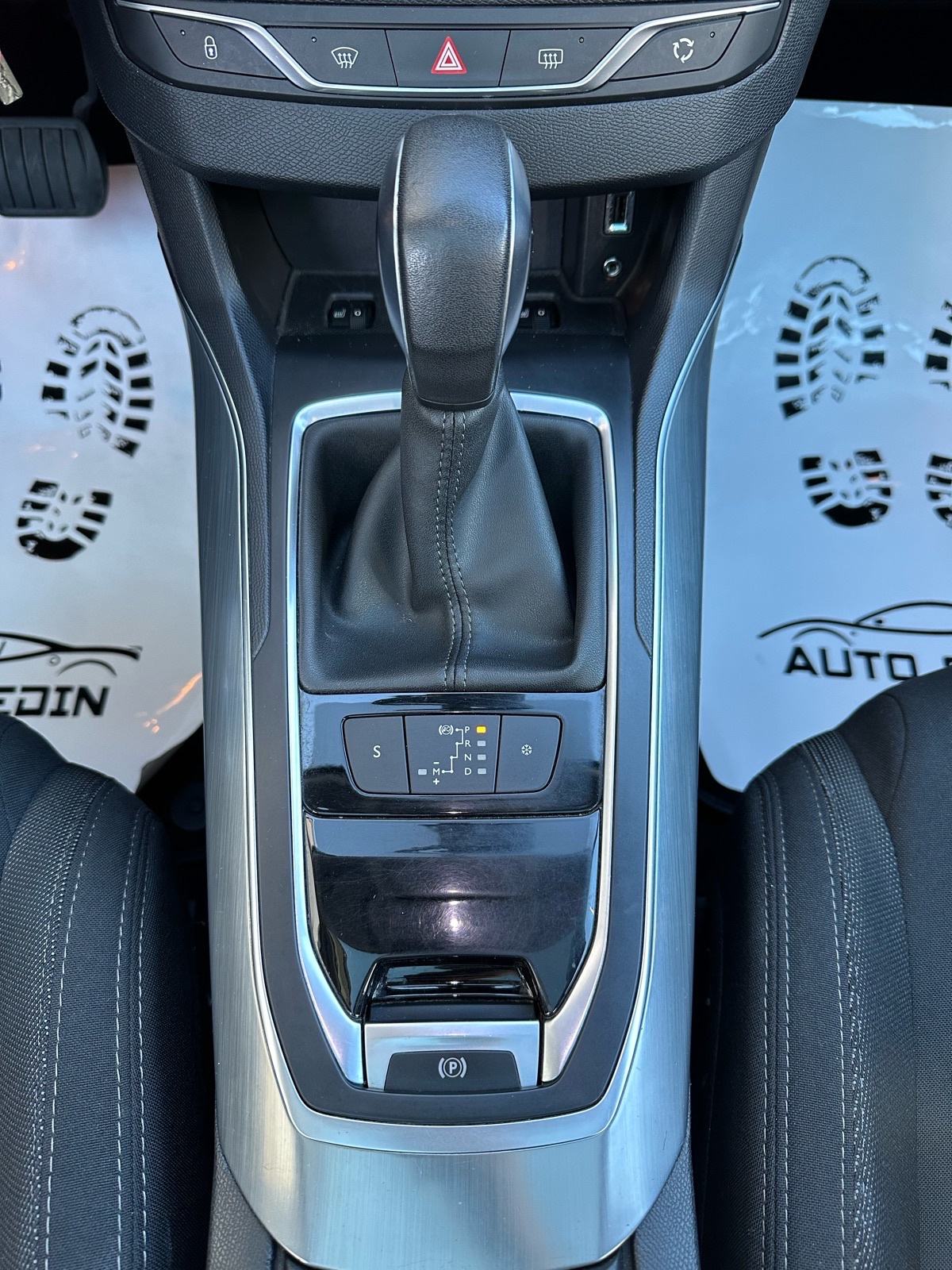 Peugeot 308 SW 1,6 BlueHDi automatik- PANORAMA-KAMERA-PARK SENZORI, fotografija 14