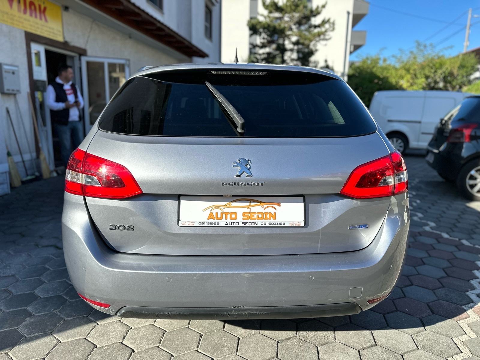 Peugeot 308 SW 1,6 BlueHDi automatik- PANORAMA-KAMERA-PARK SENZORI, fotografija 4