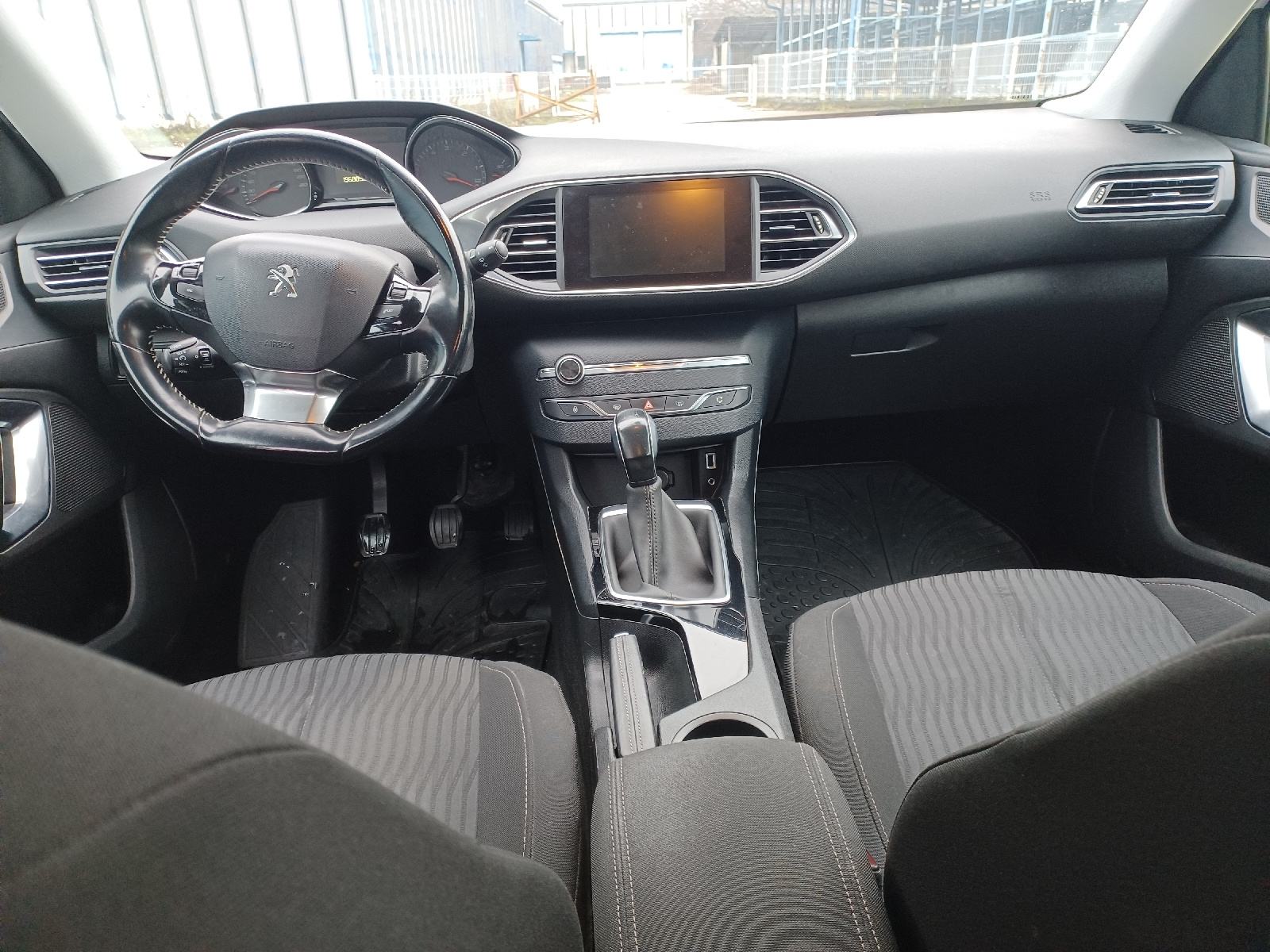 Peugeot 308 SW1,6 HDi na ime kupca NAVI KLIMA PDC ALU HR AUTO kartice, fotografija 9