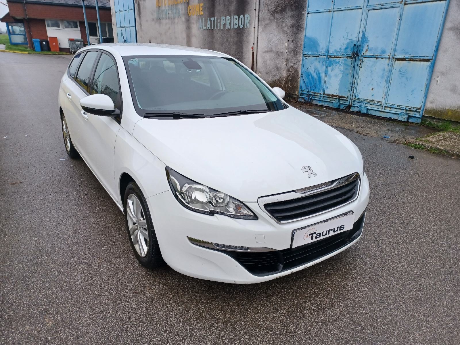 Peugeot 308 SW1,6 HDi na ime kupca NAVI KLIMA PDC ALU HR AUTO kartice, fotografija 4
