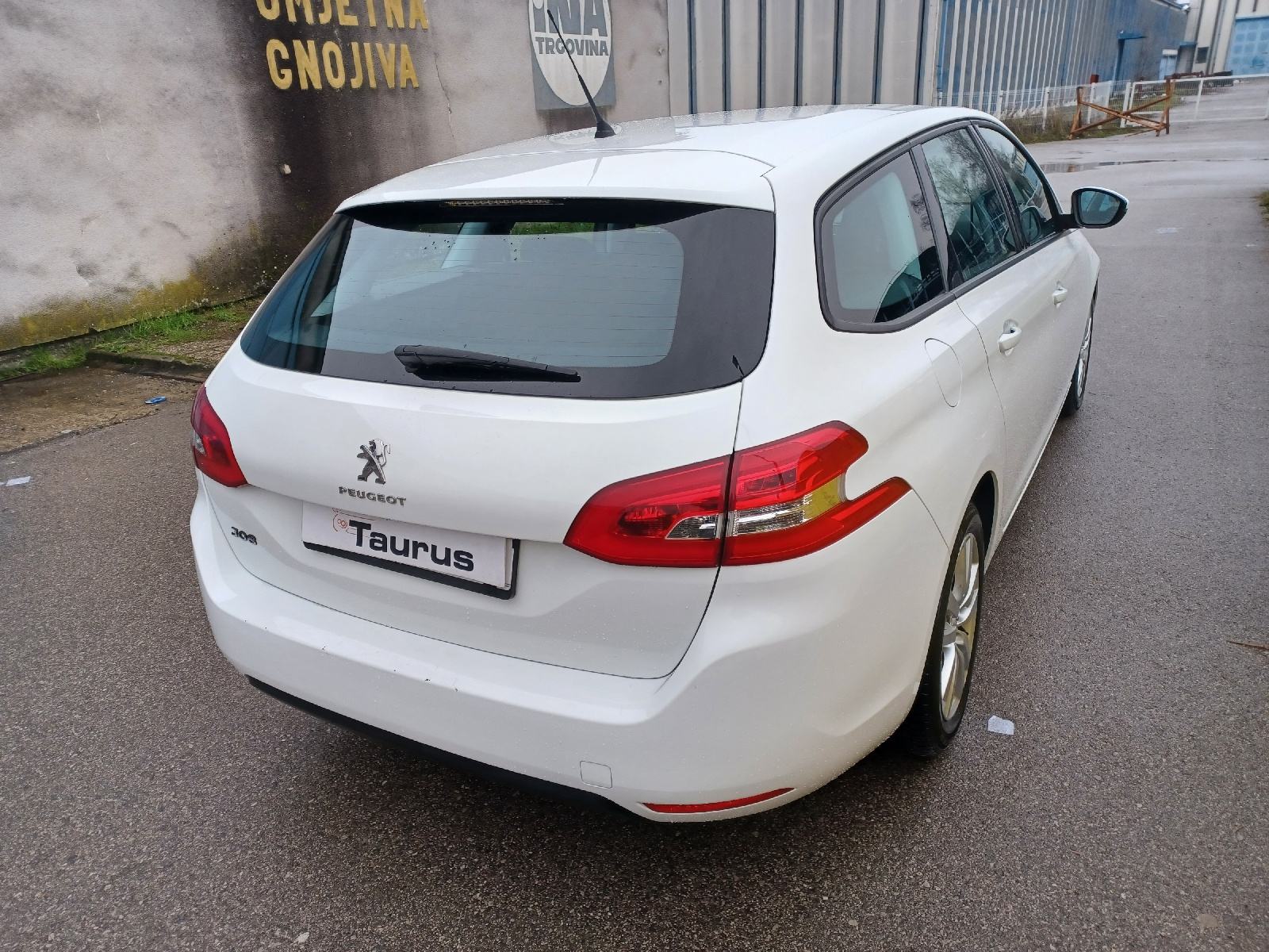 Peugeot 308 SW1,6 HDi na ime kupca NAVI KLIMA PDC ALU HR AUTO kartice, fotografija 6