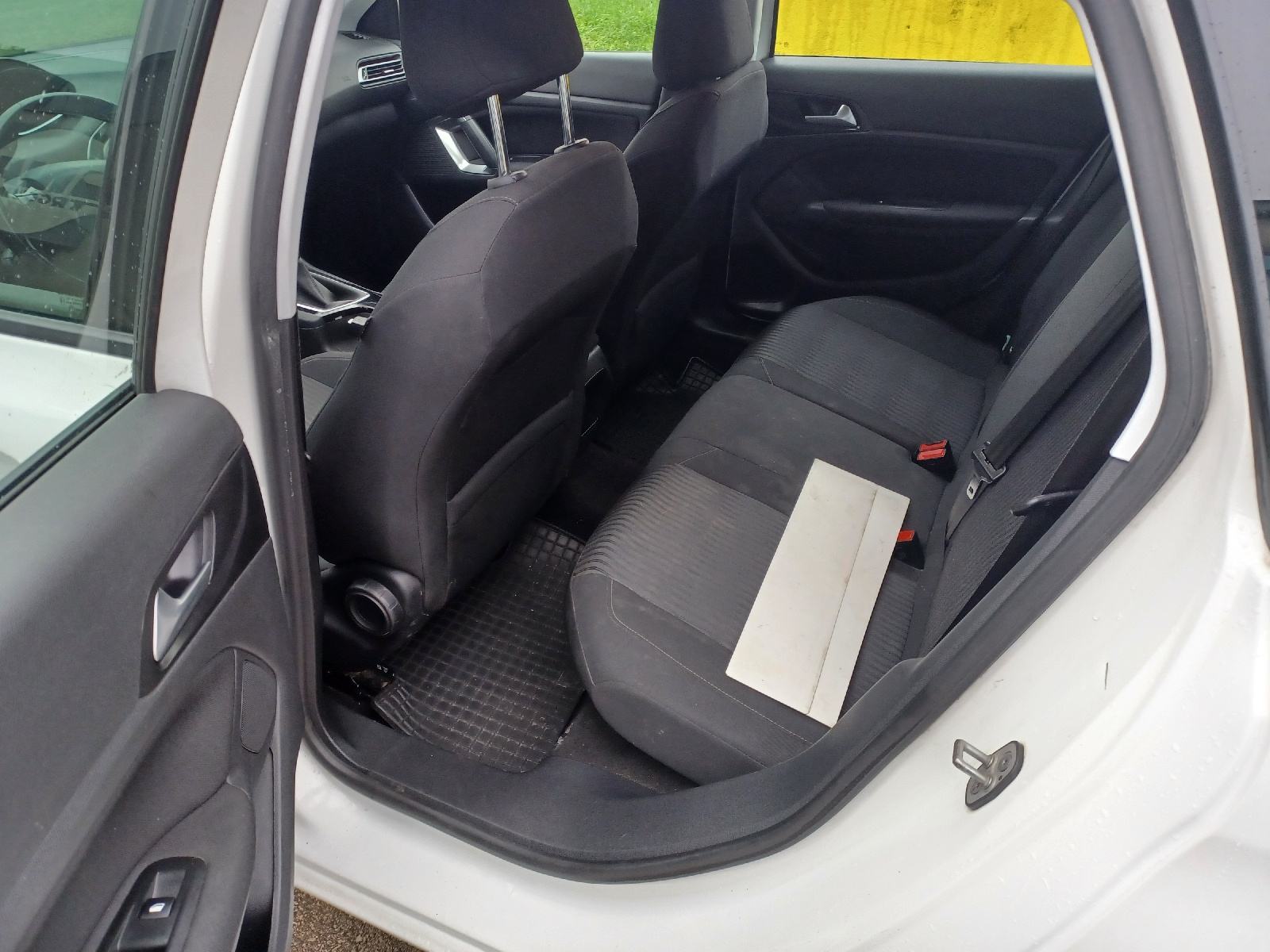 Peugeot 308 SW1,6 HDi na ime kupca NAVI KLIMA PDC ALU HR AUTO kartice, fotografija 12