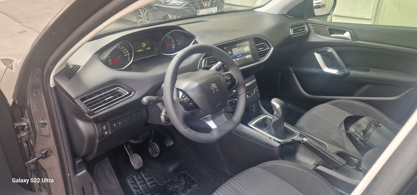 Peugeot 308 SW 1,6 BlueHDi, fotografija 10