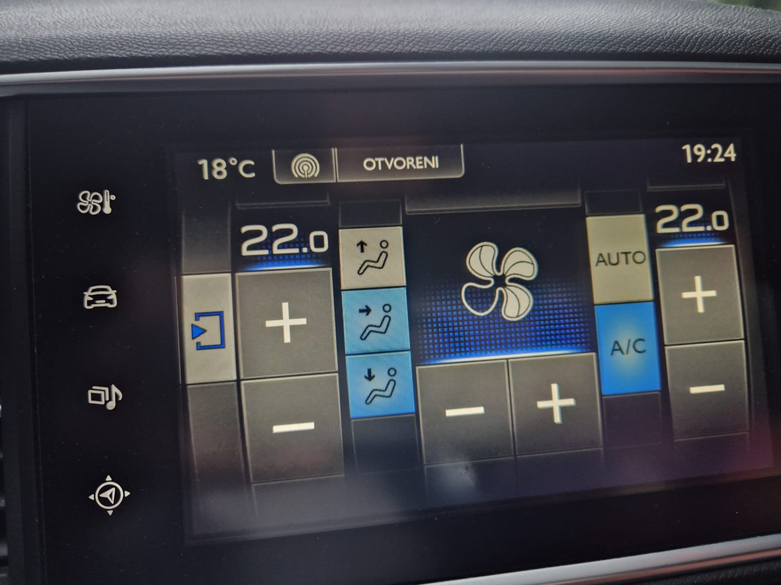 Peugeot 308 SW 1,6 BlueHDi, fotografija 13