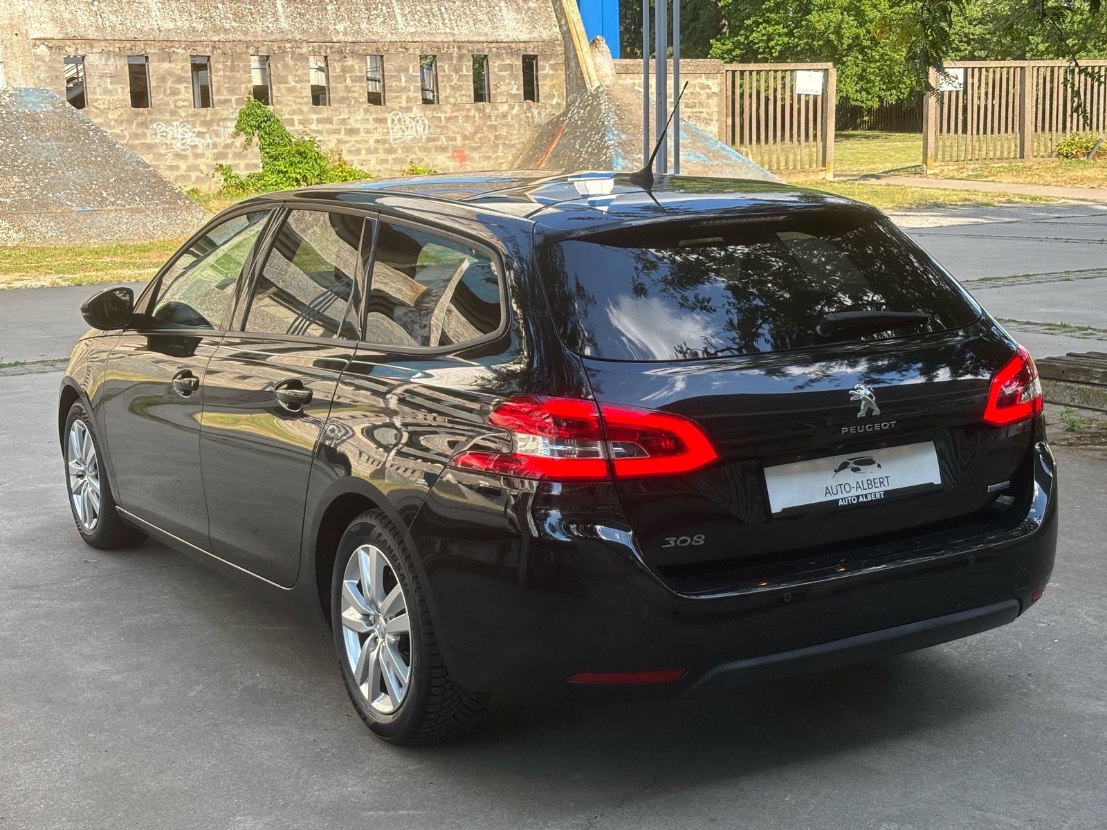 Peugeot 308 SW 1,6 BlueHDi, NAVI., KAMERA, PANORAMA, JAMSTVO, fotografija 6