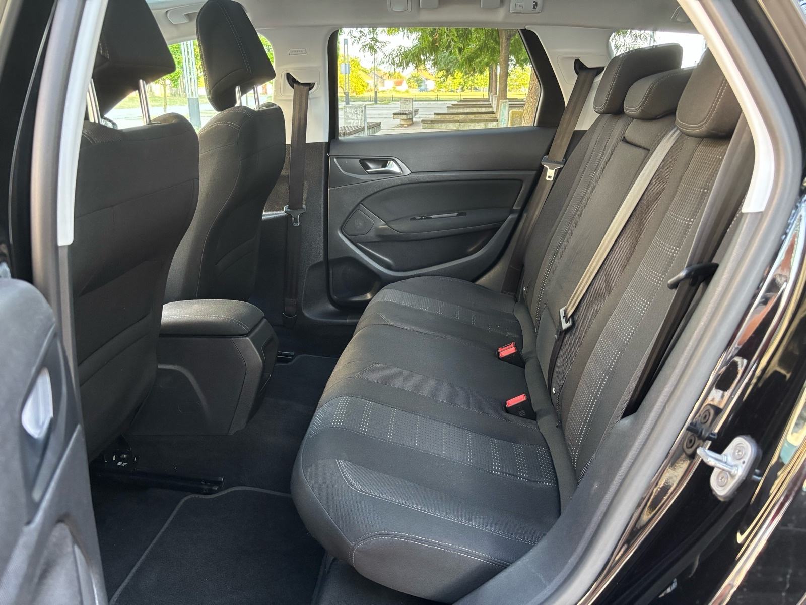 Peugeot 308 SW 1,6 BlueHDi, NAVI., KAMERA, PANORAMA, JAMSTVO, fotografija 20