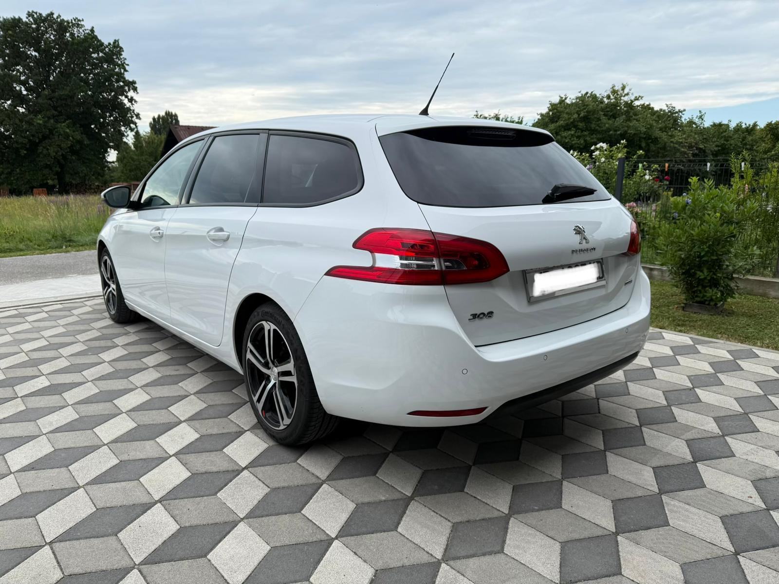 PEUGEOT 308 SW STYLE 1,6 BlueHDi 100 KS,NIJE UVOZ,PRVI VLASNIK ODLIČAN, fotografija 5