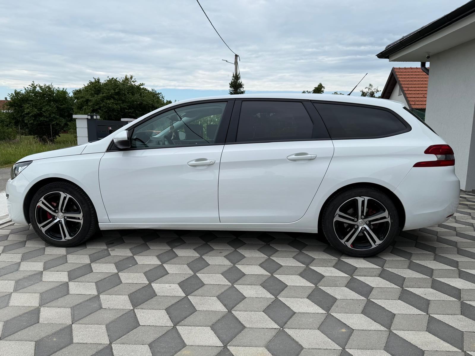 PEUGEOT 308 SW STYLE 1,6 BlueHDi 100 KS,NIJE UVOZ,PRVI VLASNIK ODLIČAN, fotografija 4
