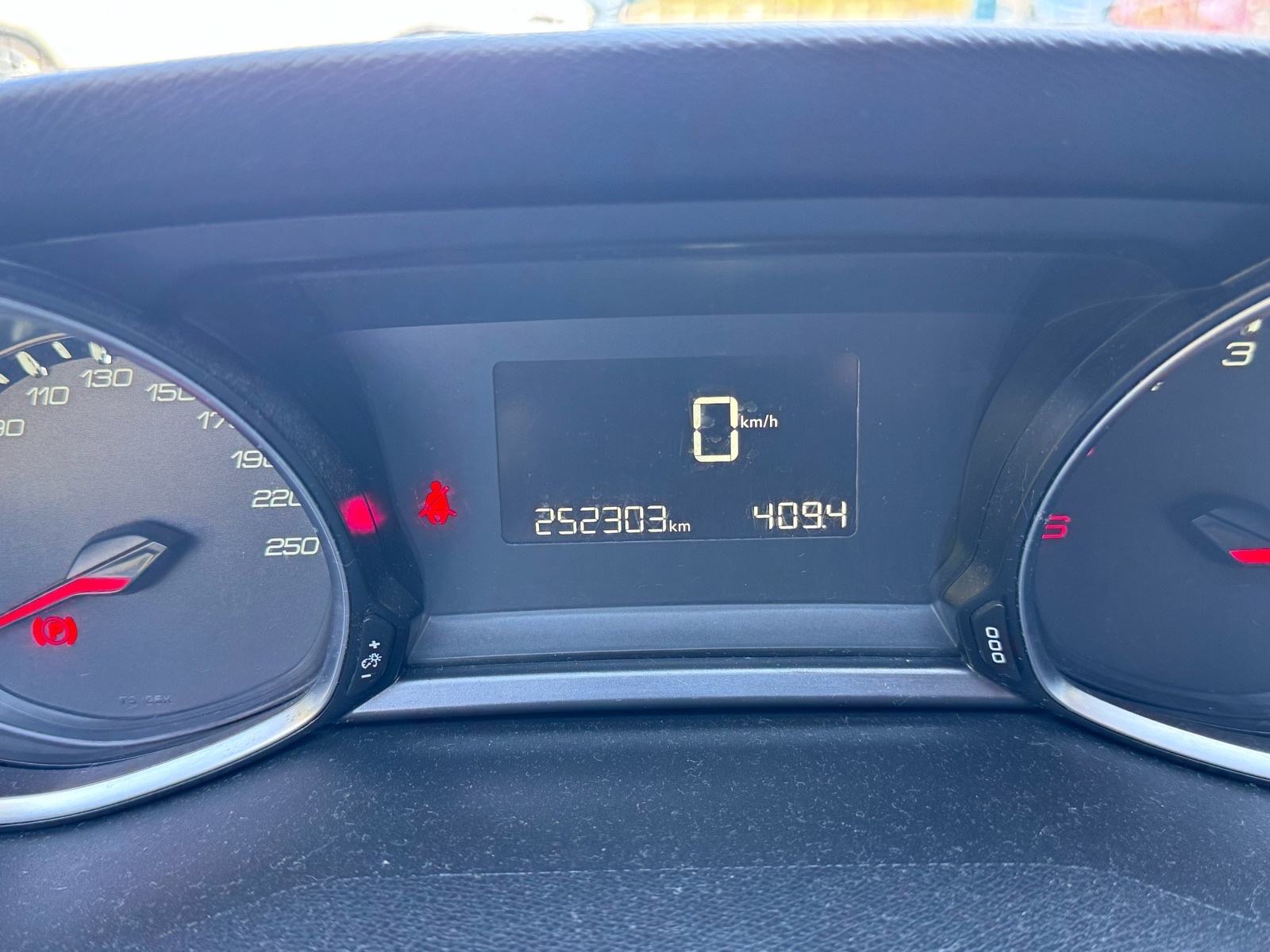 Peugeot 308 SW 1,6 BlueHDi, fotografija 5
