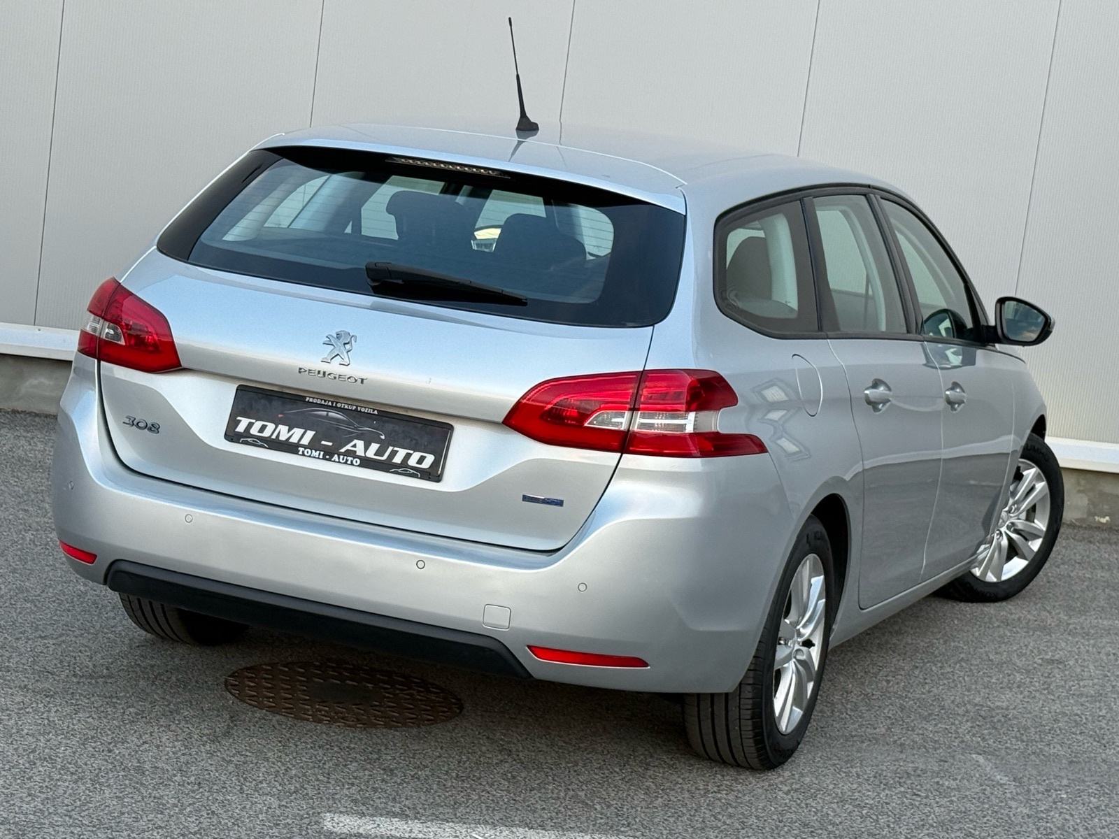 PEUGEOT 308 SW 1,6 BlueHDi-TEMPOMAT-NAVIGACIJA-LED-PARK SENZORI, fotografija 5
