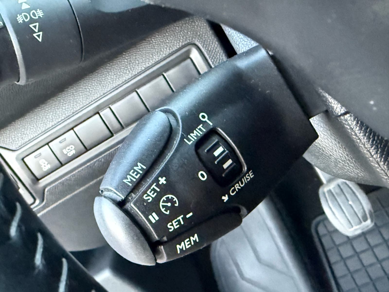 PEUGEOT 308 SW 1,6 BlueHDi-TEMPOMAT-NAVIGACIJA-LED-PARK SENZORI, fotografija 18