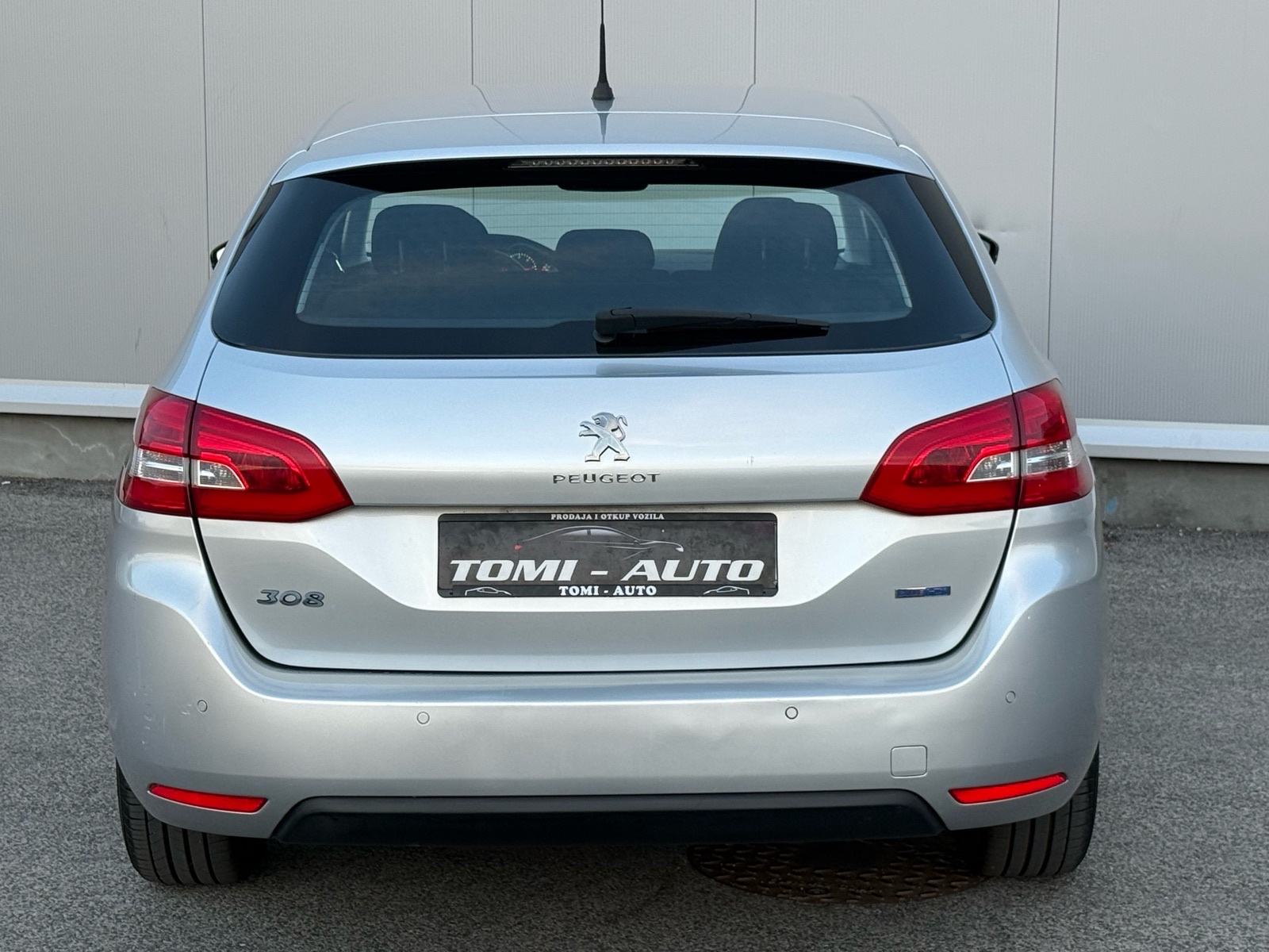 PEUGEOT 308 SW 1,6 BlueHDi-TEMPOMAT-NAVIGACIJA-LED-PARK SENZORI, fotografija 6