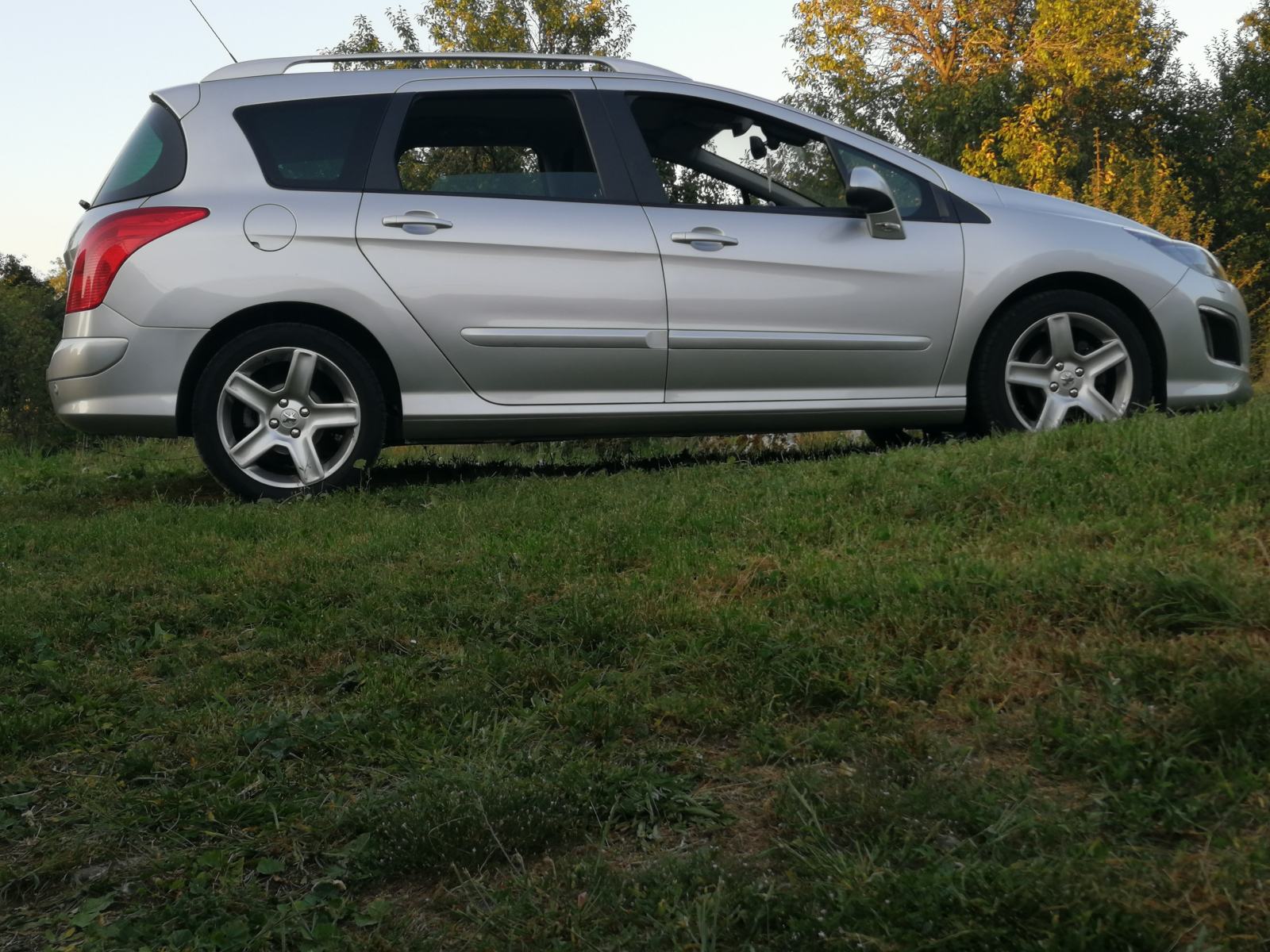 Peugeot 308 SW 1,6 e-HDi, fotografija 2