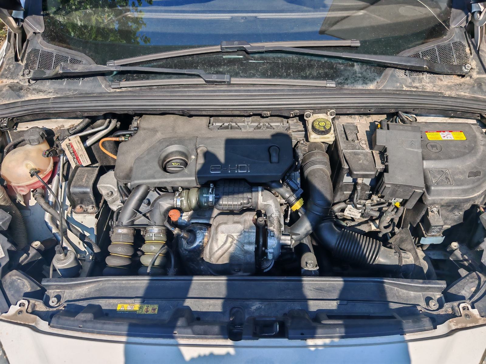 Peugeot 308 SW 1,6 e-HDi, fotografija 11