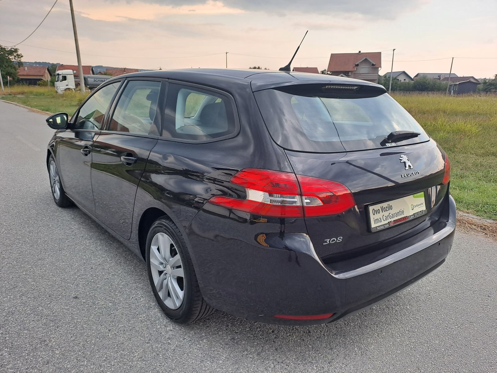 Peugeot 308 SW 1,6 HDi-2016god.mod-NAVIGACIJA-led,alu,senzori,KARTICE, fotografija 6