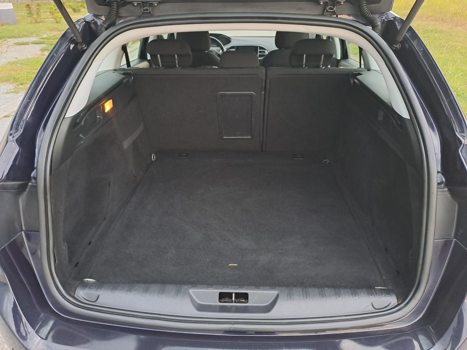 Peugeot 308 SW 1,6 HDi-2016god.mod-NAVIGACIJA-led,alu,senzori,KARTICE, fotografija 8