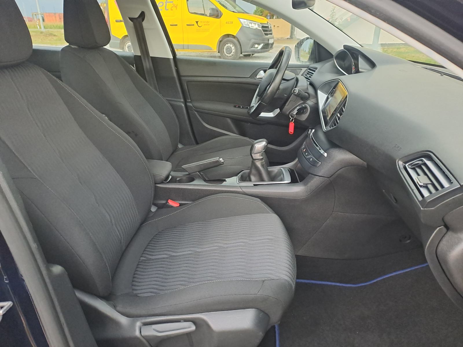 Peugeot 308 SW 1,6 HDi-2016god.mod-NAVIGACIJA-led,alu,senzori,KARTICE, fotografija 10
