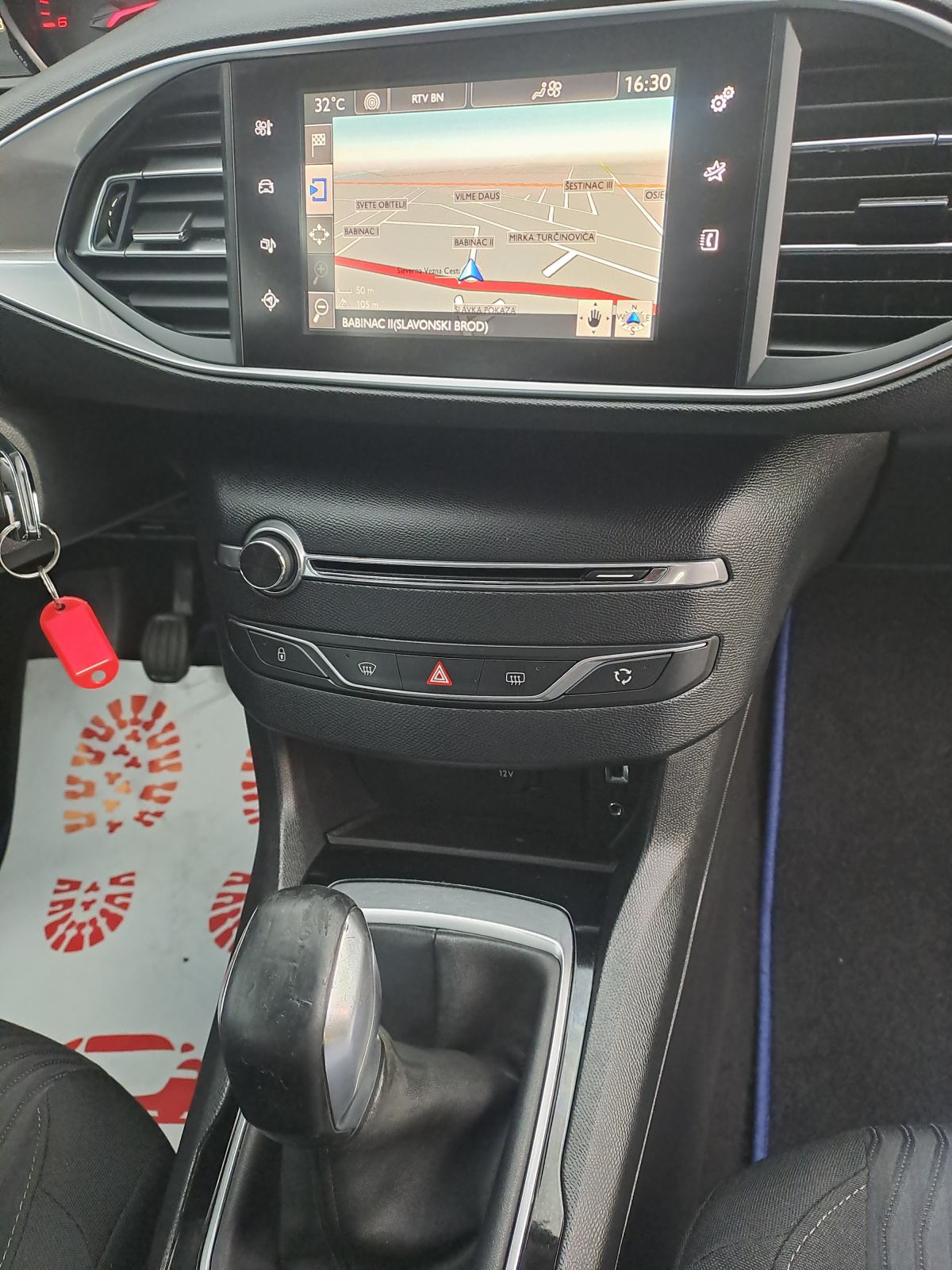 Peugeot 308 SW 1,6 HDi-2016god.mod-NAVIGACIJA-led,alu,senzori,KARTICE, fotografija 15