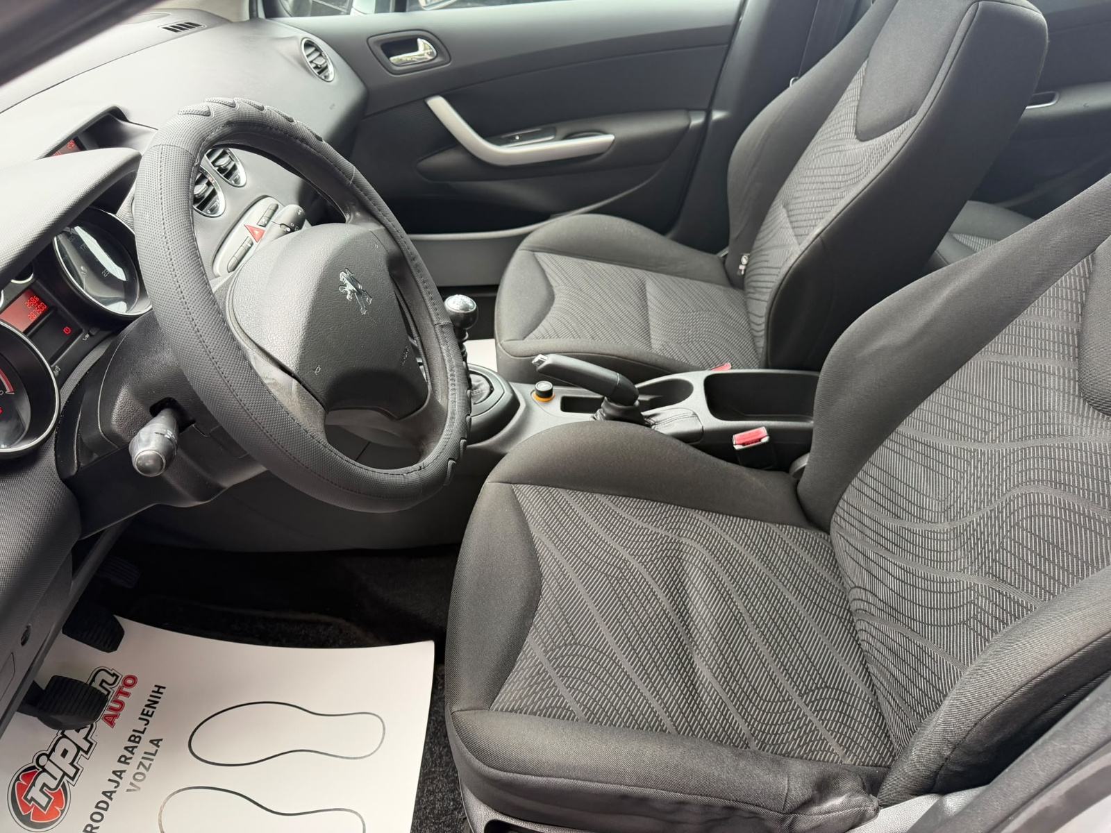Peugeot 308 SW 1,6 HDi KLIMA - REGISTRIRAN - AUTOKREDIT, fotografija 11