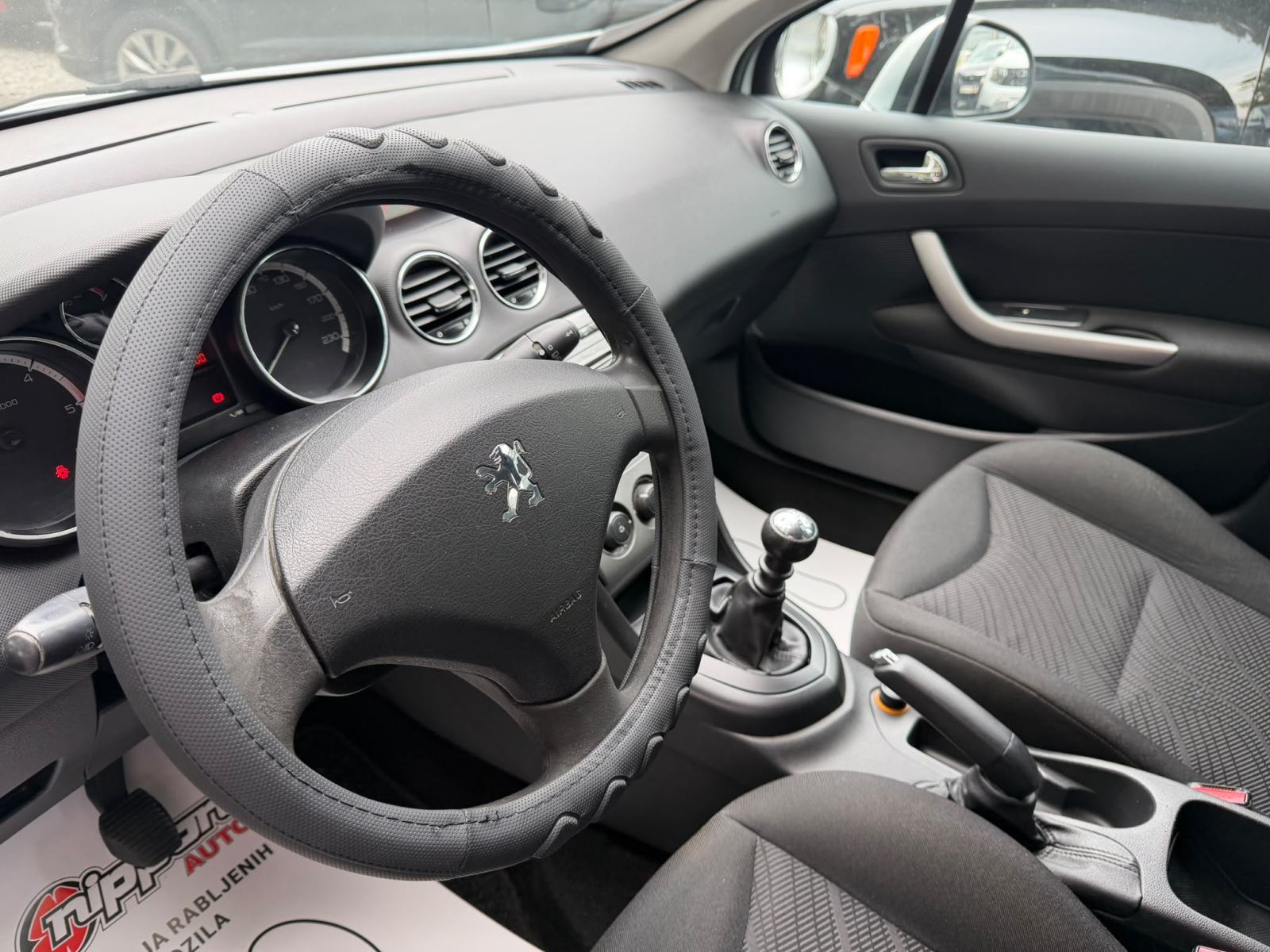 Peugeot 308 SW 1,6 HDi KLIMA - REGISTRIRAN - AUTOKREDIT, fotografija 9