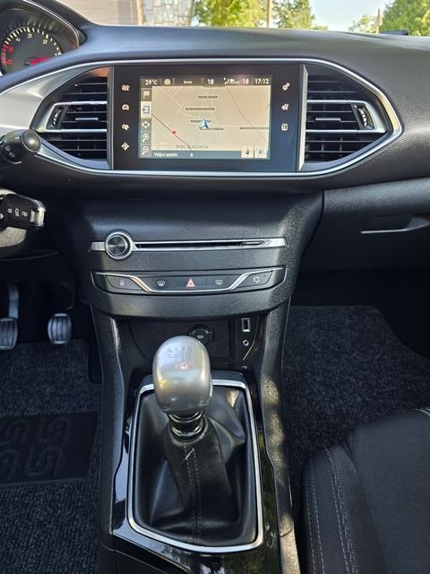 PEUGEOT 308 SW 1.6 HDI-NAVI-TEMPO-P.KAMERA-PDC-LED-V.SERVIS-POTVRDA Km, fotografija 19