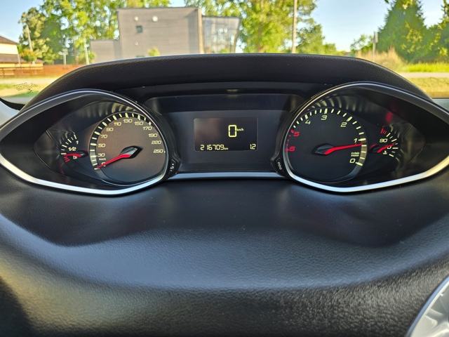 PEUGEOT 308 SW 1.6 HDI-NAVI-TEMPO-P.KAMERA-PDC-LED-V.SERVIS-POTVRDA Km, fotografija 17