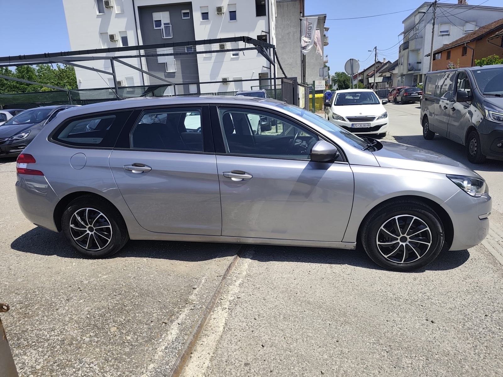 Peugeot 308 SW 1,6 HDi / REG 1 GOD !!, fotografija 7