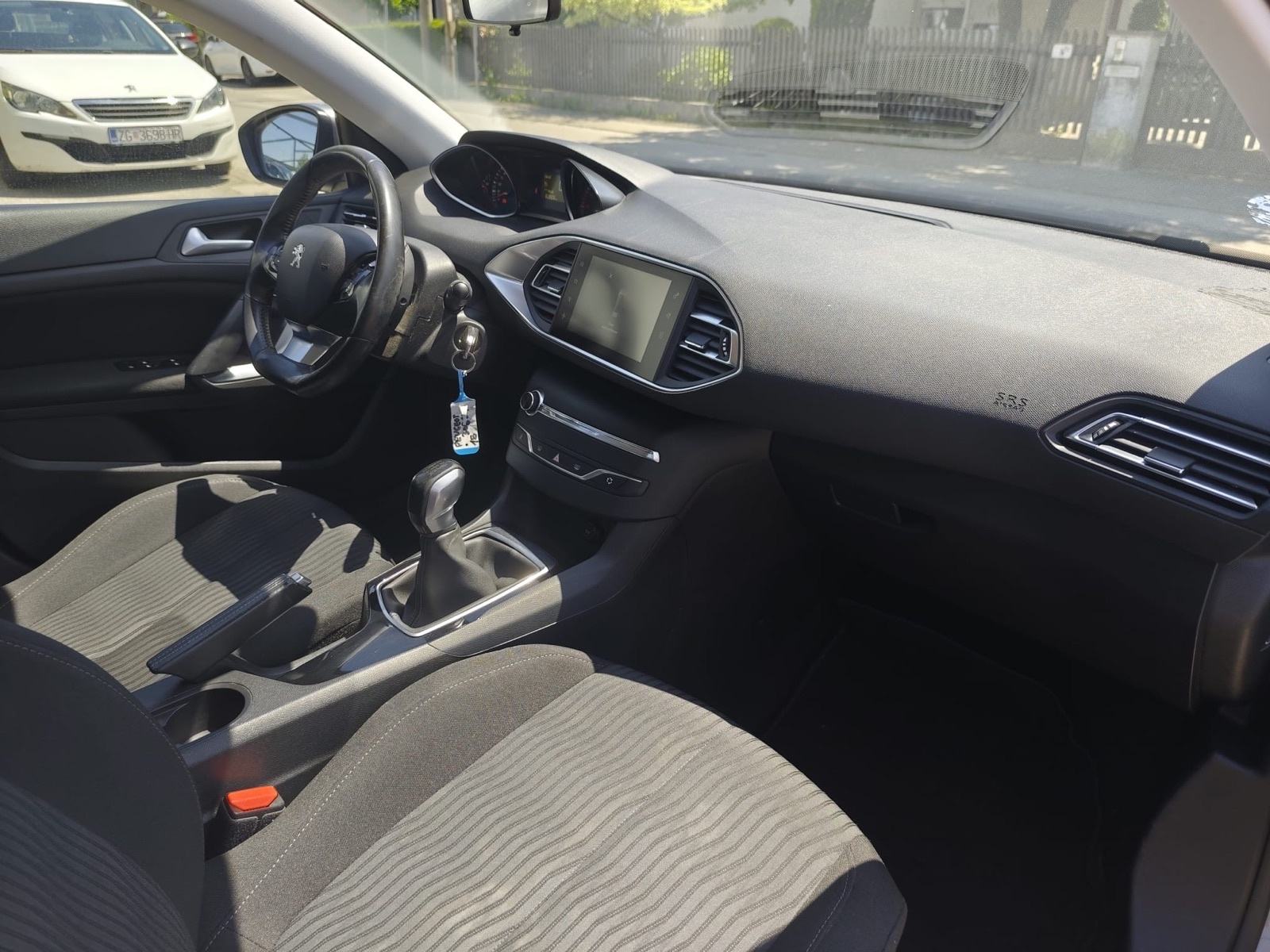 Peugeot 308 SW 1,6 HDi / REG 1 GOD !!, fotografija 13