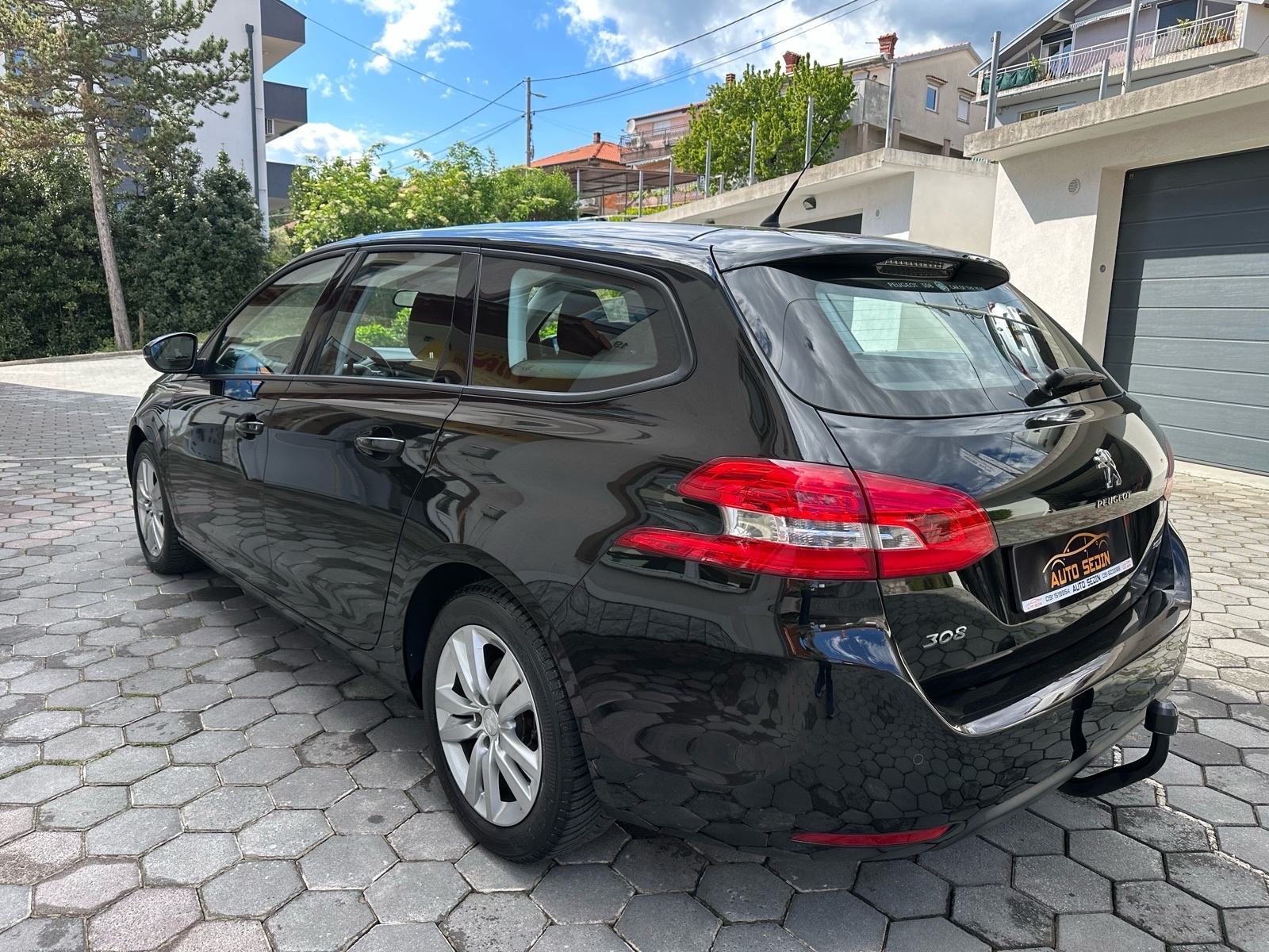Peugeot 308 SW 1,6 HDI - SERVISNA-1 VLASNIK-GARANCIJA-SERVIS GRATIS!, fotografija 3