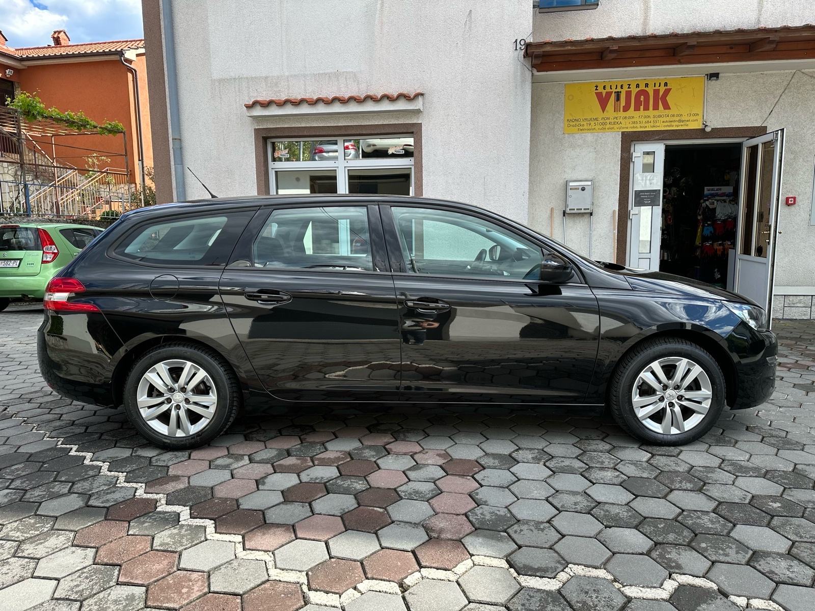 Peugeot 308 SW 1,6 HDI - SERVISNA-1 VLASNIK-GARANCIJA-SERVIS GRATIS!, fotografija 6