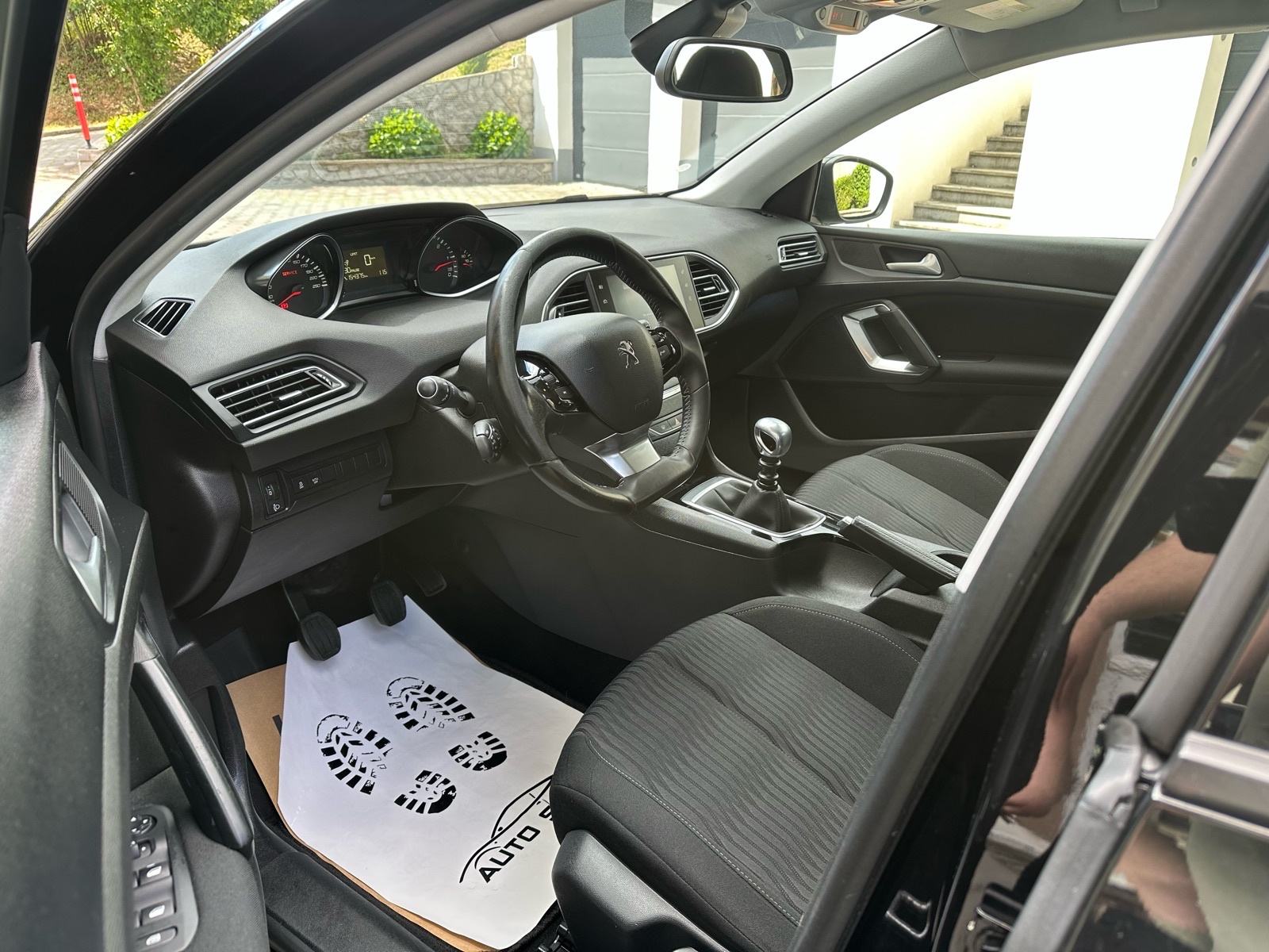 Peugeot 308 SW 1,6 HDI - SERVISNA-1 VLASNIK-GARANCIJA-SERVIS GRATIS!, fotografija 9